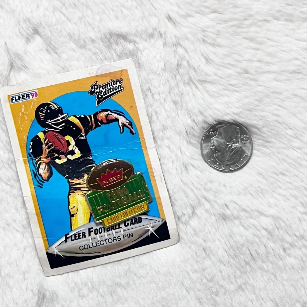 🔮 5/$25‎ Vintage Fleer 1990 Numbered Football Card And Collector Pin